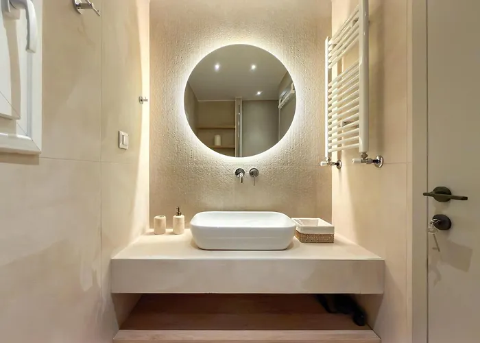 Luxury Downtown A2 Apartment