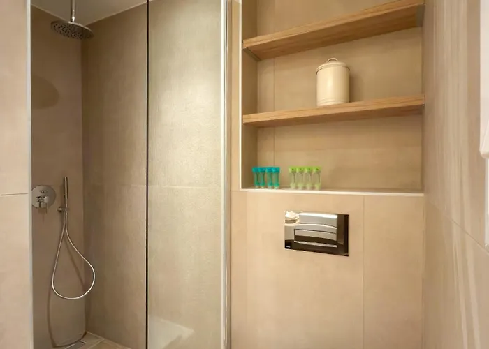 Luxury Downtown A2 *