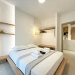 Luxury Downtown A2