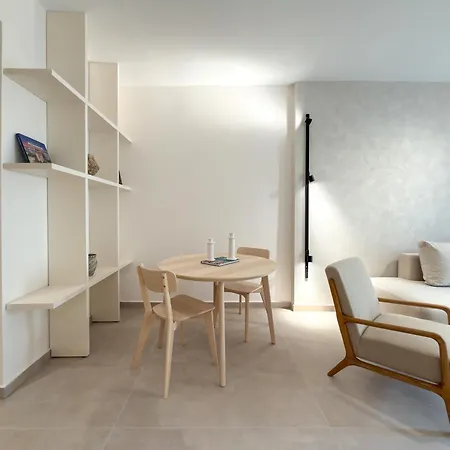 Luxury Downtown A2 Апартаменты *